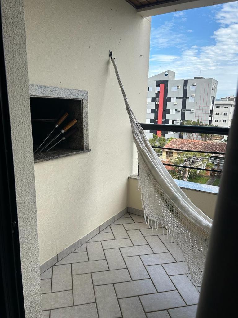 Apto Com Churrasqueira - 60 Metros Do Mar!!! Canasvieiras Florianopolis Ngoại thất bức ảnh